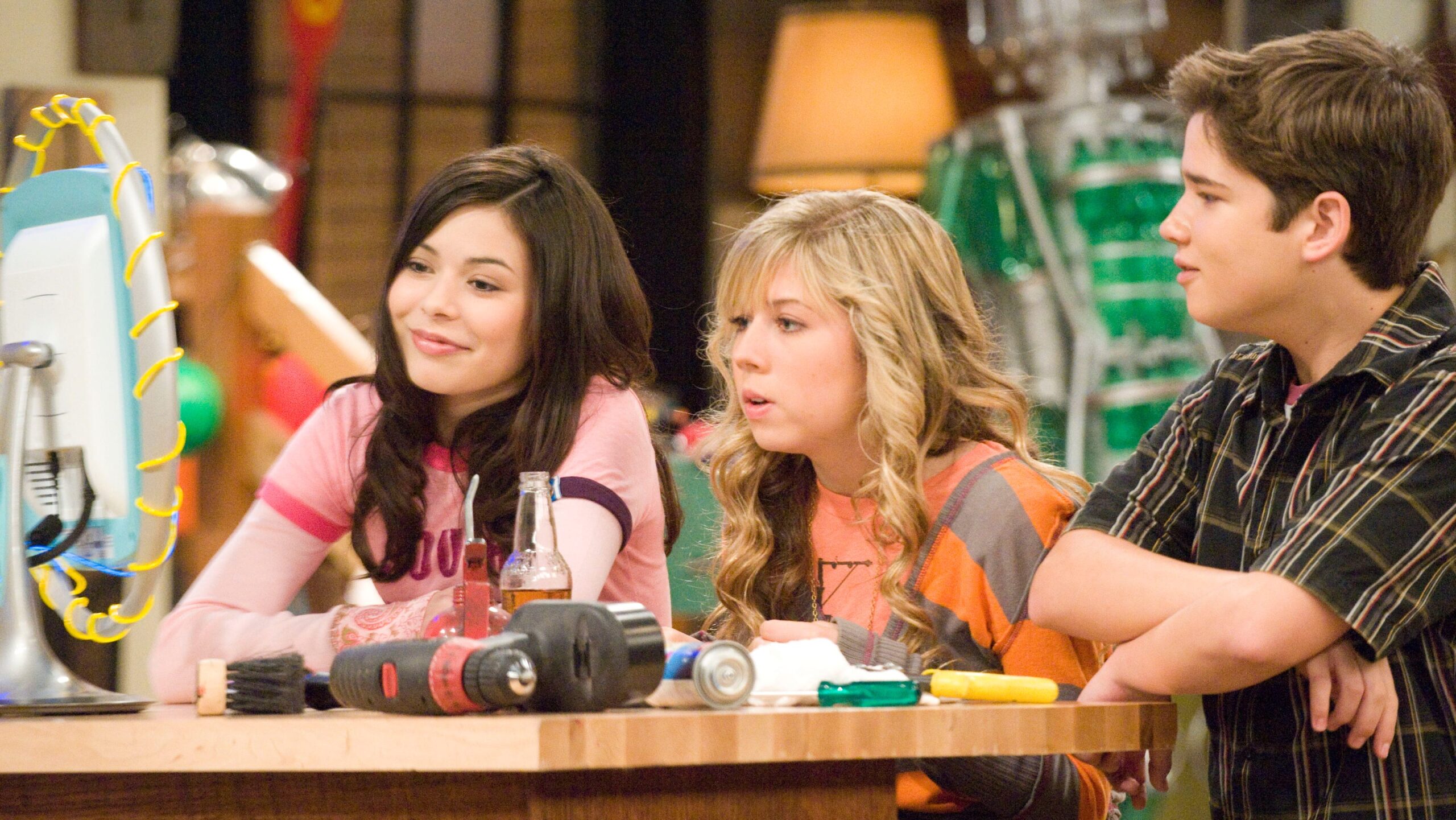 "iCarly" Is Getting a Reboot, With The Exception Of One Cast Member