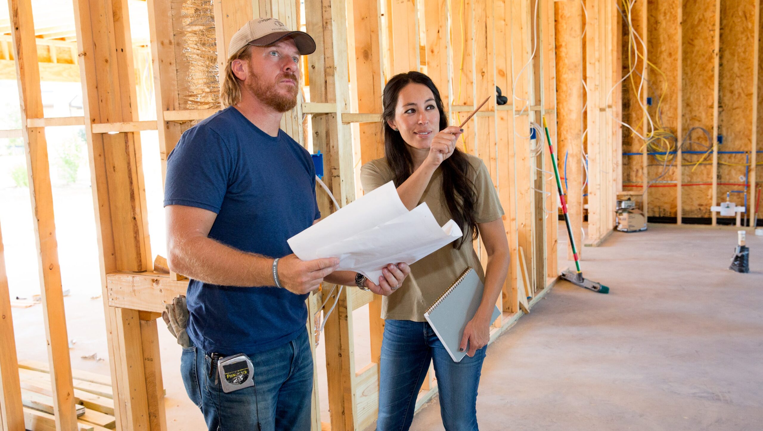 Chip and Joanna Gaines: From Strangers to #Goals