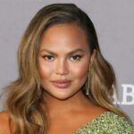 Chrissy Teigen Apologizes on Instagram For Past Mean Tweets