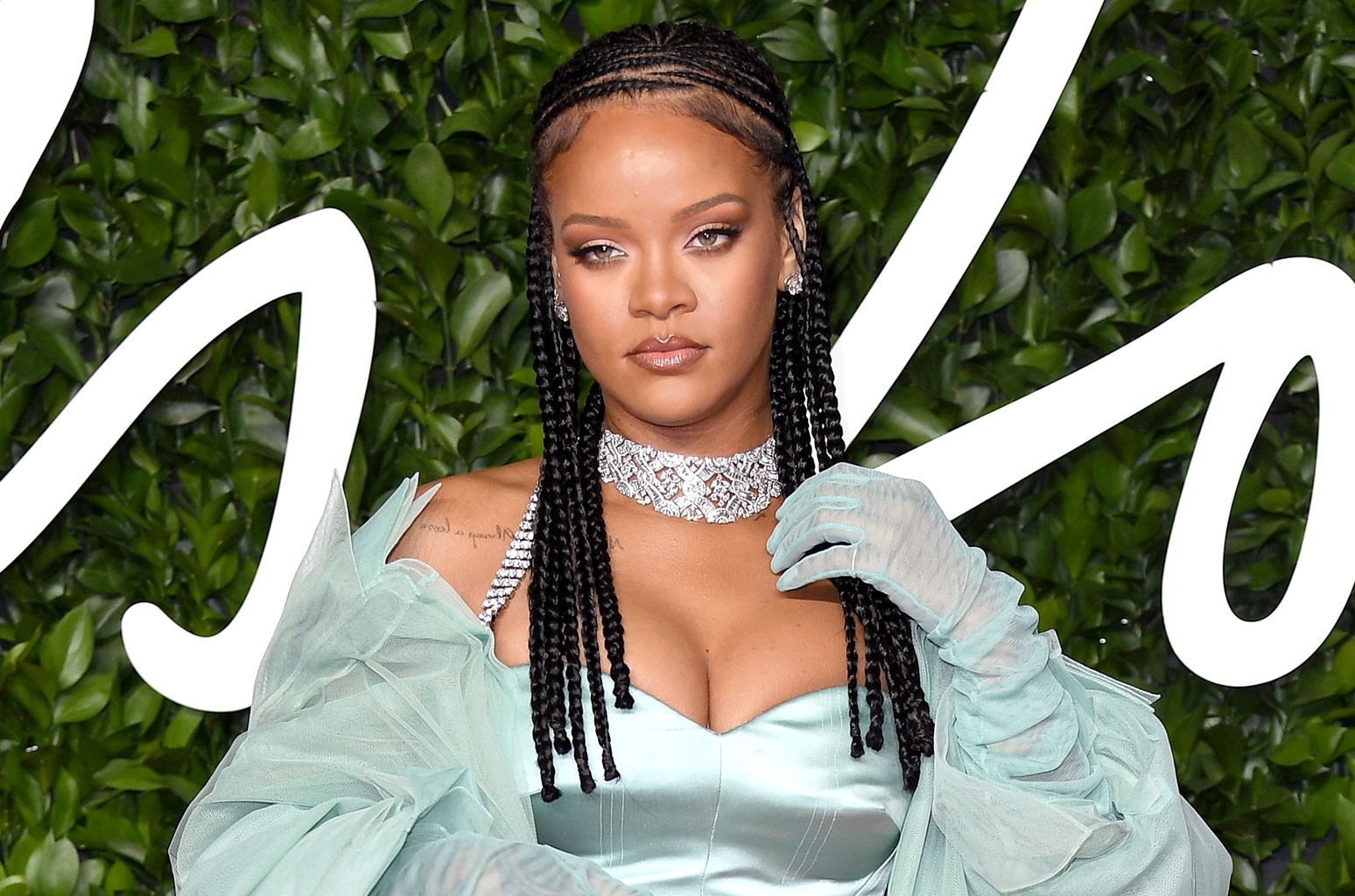 Rihanna Teases her First Fenty Fragrance
