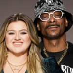 Watch Kelly Clarkson and Snoop Dogg Duet His Rap Hit "Gin and Juice"