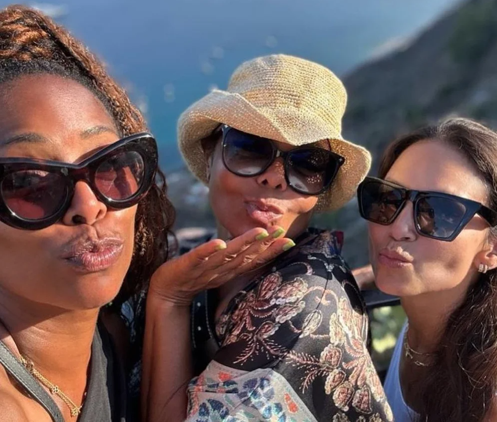 Janet Jackson Enjoying the Italian Sun With Girlfriends and Black Girl Sunscreen