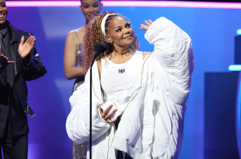 Janet Jackson Returns to the AMAs for Performance and "Icon" Award